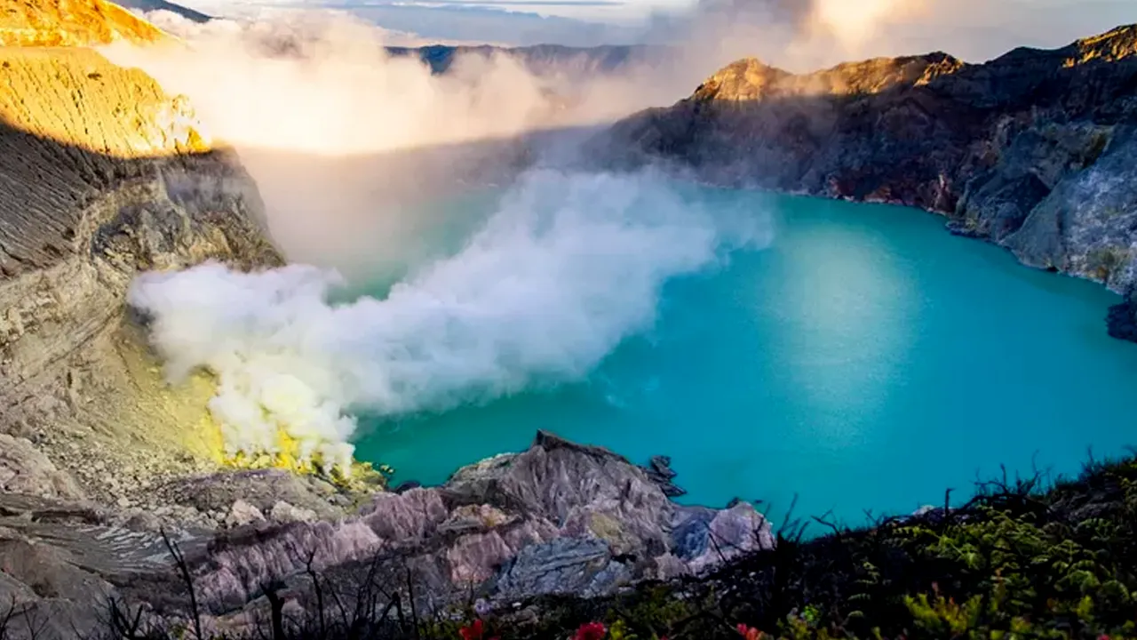 Geopark Ijen Dinobatkan Sebagai Unesco Global Geopark Terbaik di Indonesia